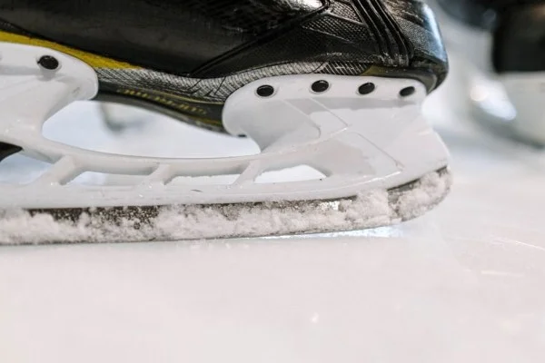fast hockey skater